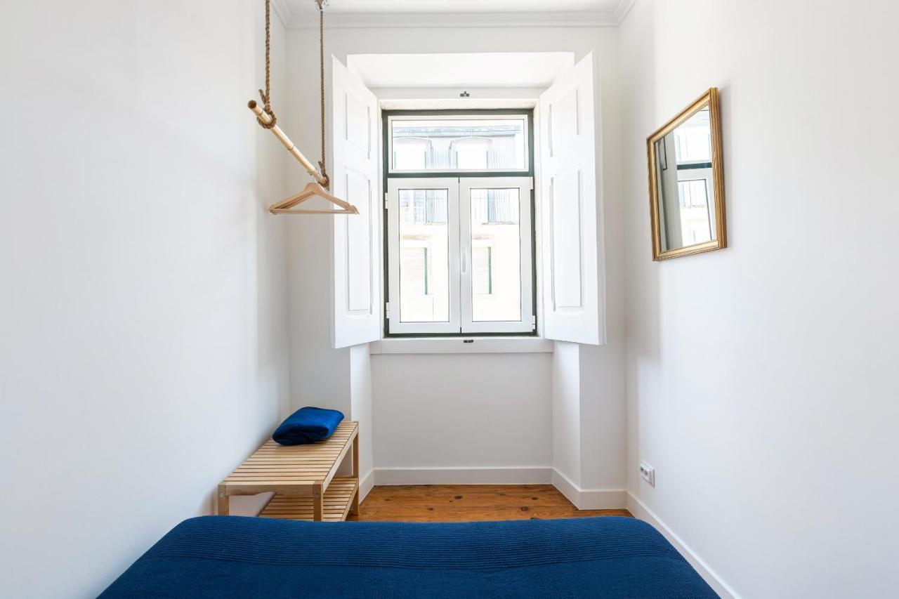 White & Blue Vintage Home In Graca Lisbon Exterior photo