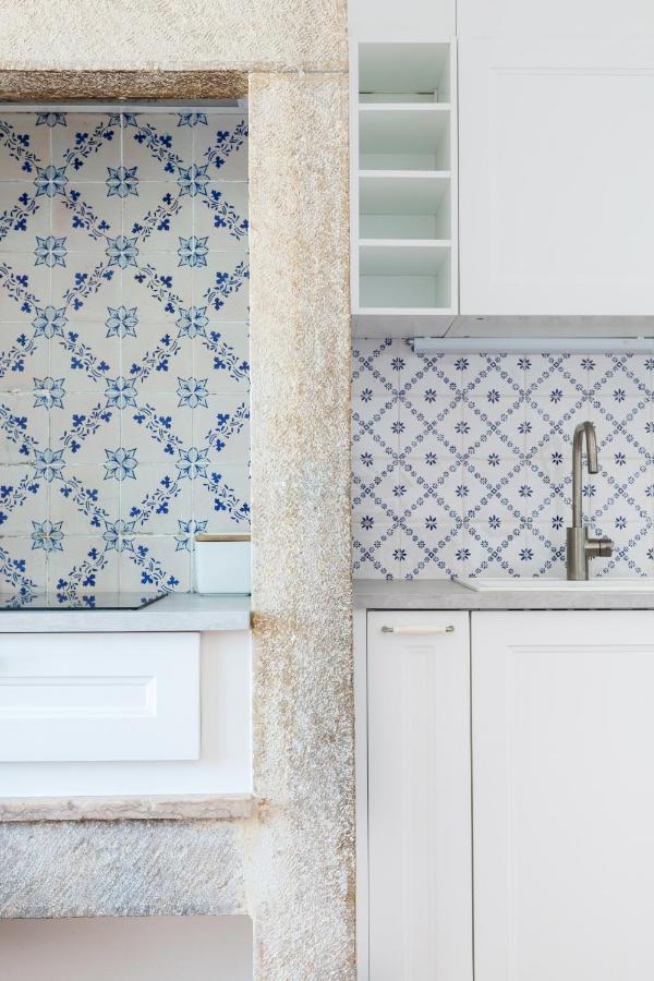 White & Blue Vintage Home In Graca Lisbon Exterior photo