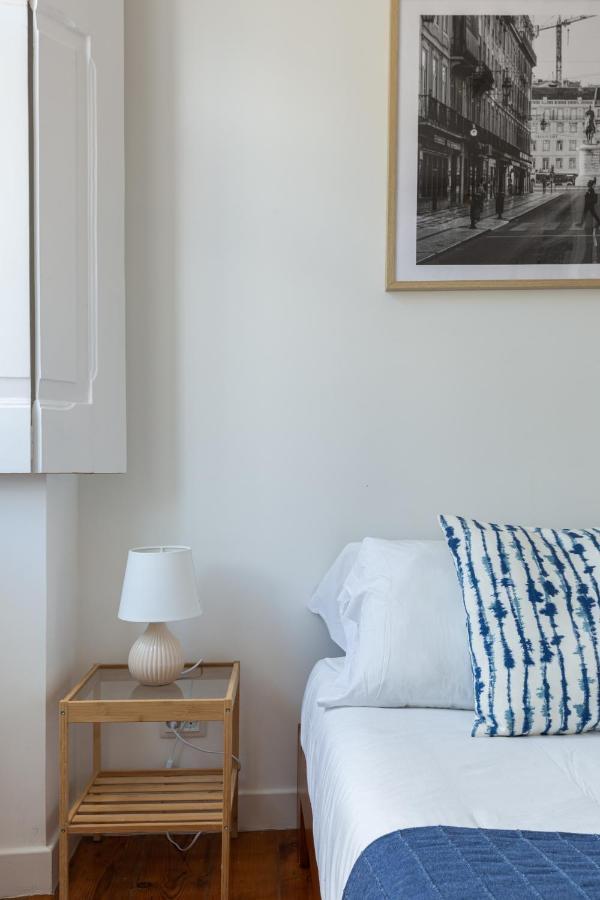 White & Blue Vintage Home In Graca Lisbon Exterior photo